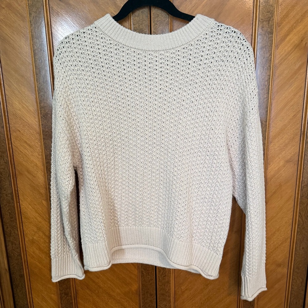 Universal Thread Cream Crew Neck Sweater Size Small